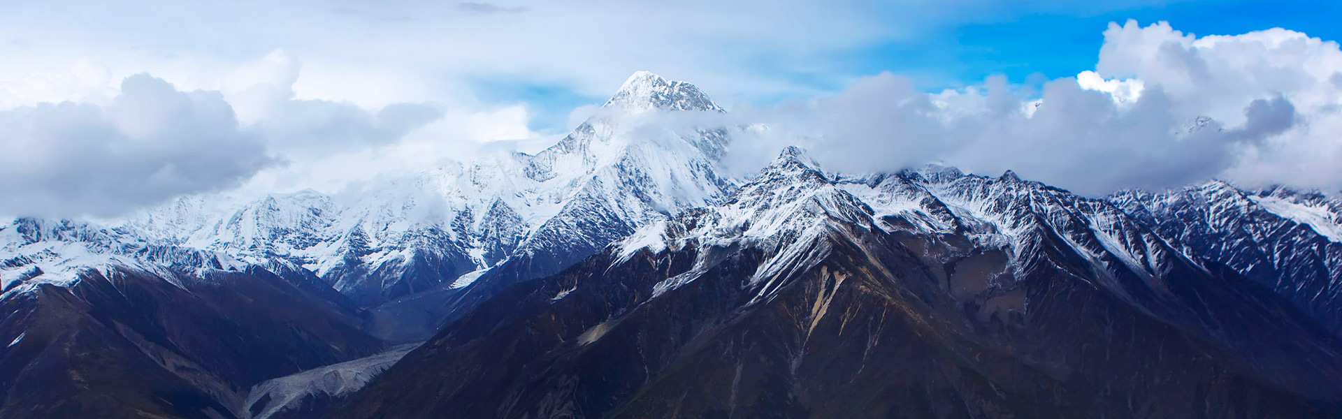 Classic Mt. Gongga Tour from Chengdu by a local travel agency